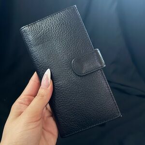 MUNDI Slim Leather Clutch
Continental Wallet
